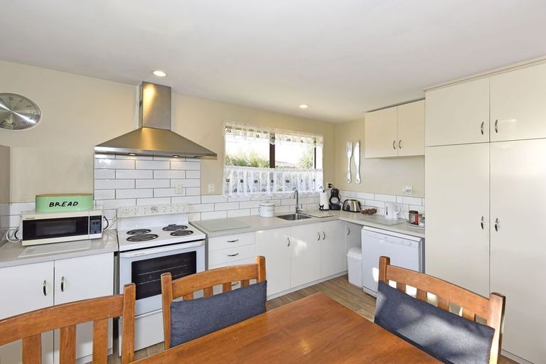 Photo of property in 23 Roberts Road, Hei Hei, Christchurch, 8042