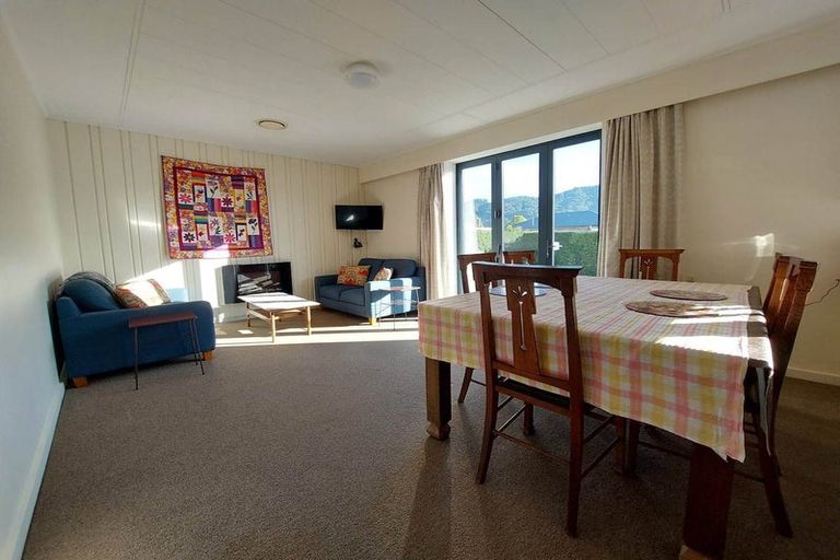 Photo of property in 54 Oxford Crescent, Ebdentown, Upper Hutt, 5018