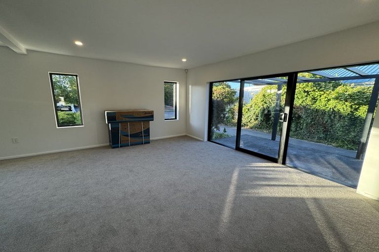 Photo of property in 37 Springbank Street, Bryndwr, Christchurch, 8053