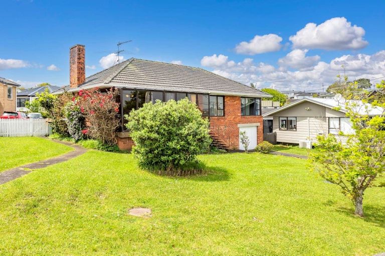 Photo of property in 2/1 Meadowvale Avenue, Forrest Hill, Auckland, 0620