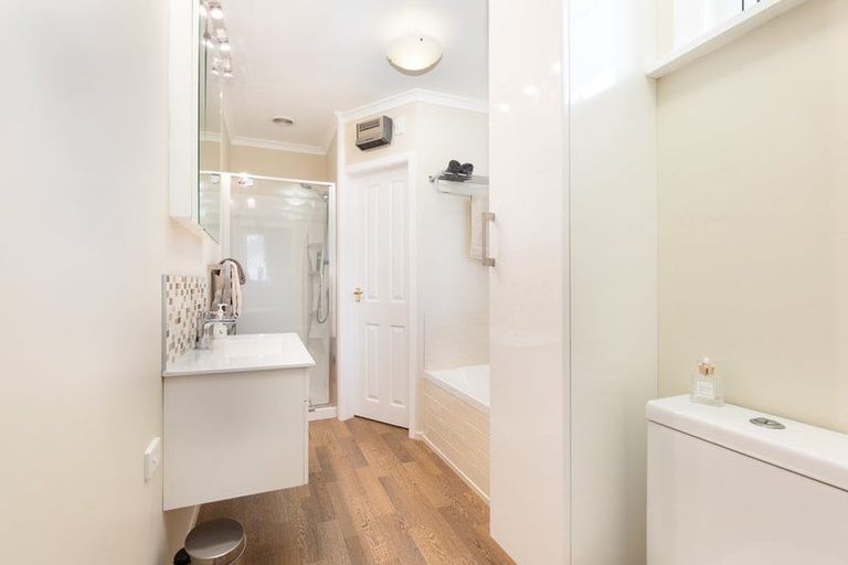 Photo of property in 1/193 Racecourse Road, Cambridge, 3493