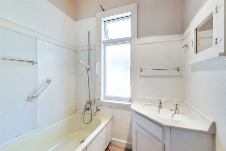 Photo of property in 122 Strickland Street, Sydenham, Christchurch, 8023