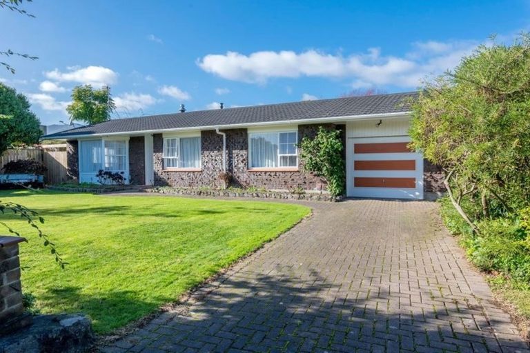 Photo of property in 6 Paretai Grove, Waikanae, 5036