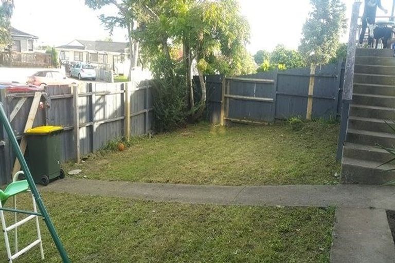 Photo of property in 10 Massine Place, Randwick Park, Auckland, 2105