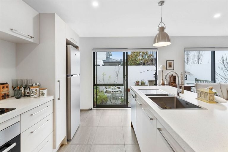 Photo of property in 20b Hewitts Road, Merivale, Christchurch, 8014