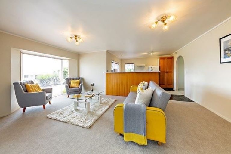 Photo of property in 56 Rushgreen Avenue, Pahurehure, Papakura, 2113