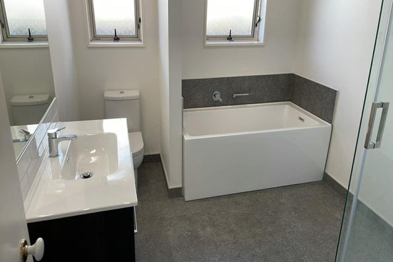 Photo of property in 2/10 Baretta Street, Somerfield, Christchurch, 8024