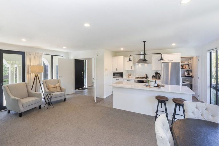 Photo of property in 10 Mica Place, Northwood, Christchurch, 8051