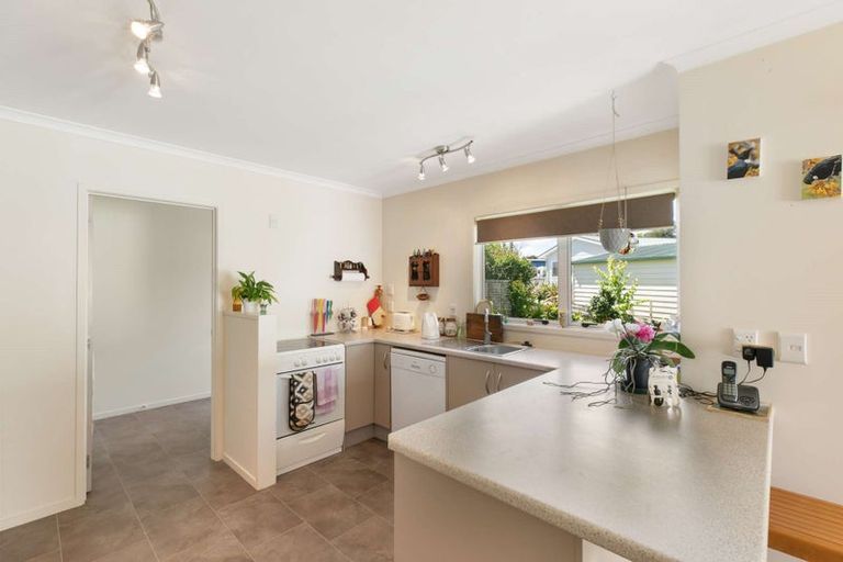 Photo of property in 90 Victoria Street, Coromandel, 3506