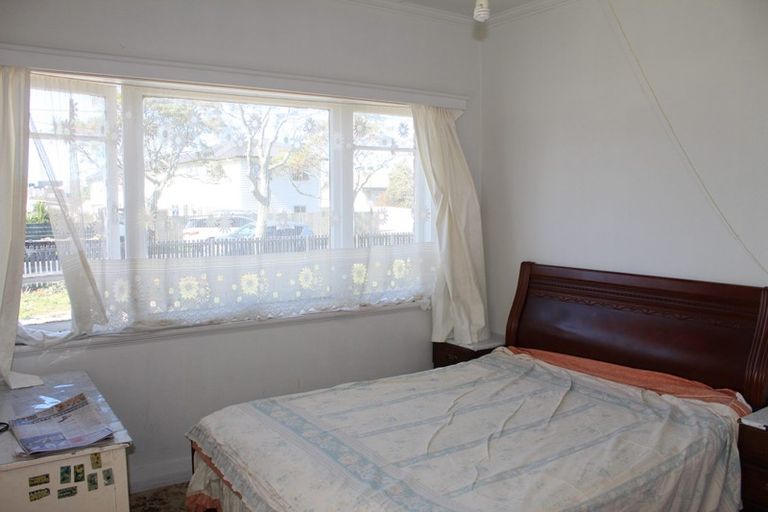 Photo of property in 16 Vine Street, Mangere East, Auckland, 2024
