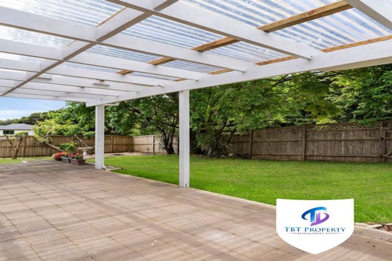 Photo of property in 128 Everglade Drive, Totara Heights, Auckland, 2105