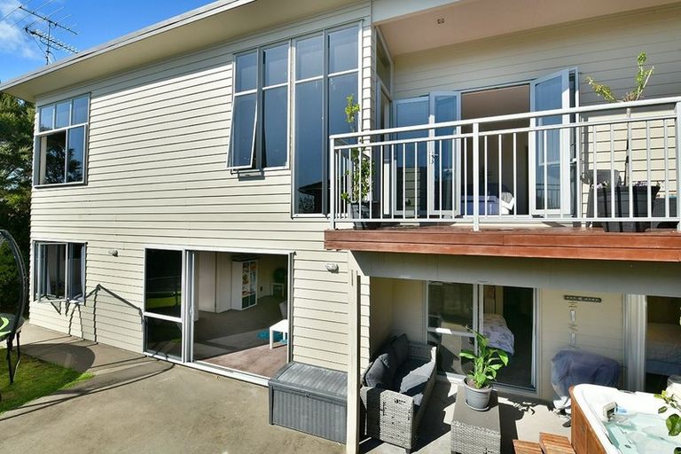 Photo of property in 8 Rivervale Grove, Stanmore Bay, Whangaparaoa, 0932