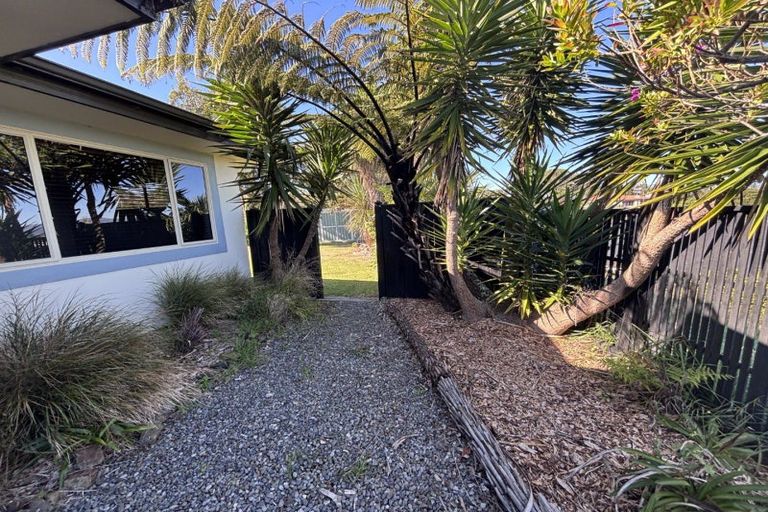 Photo of property in 6 Kea Place, Fitzherbert, Palmerston North, 4410