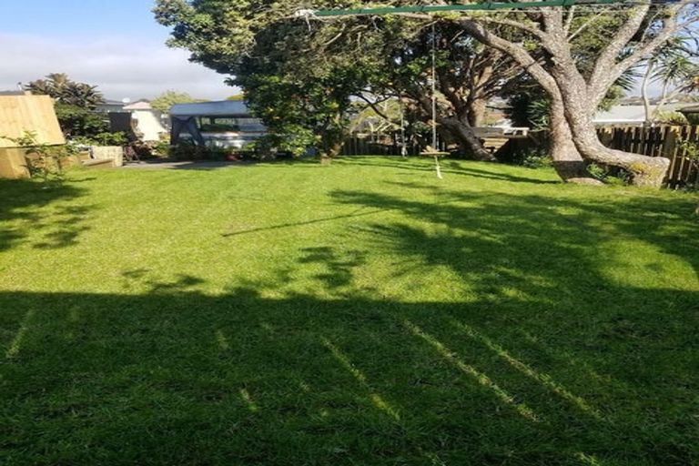 Photo of property in 1/79 Prince Regent Drive, Half Moon Bay, Auckland, 2012
