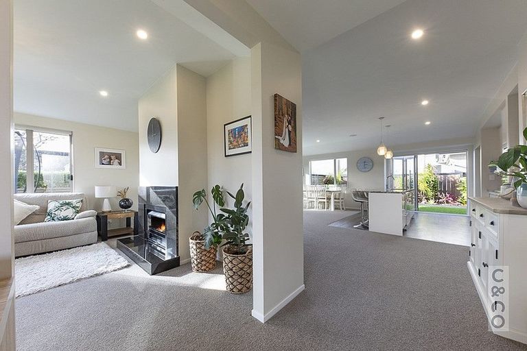 Photo of property in 124 Pohutukawa Parade, Riverhead, 0820
