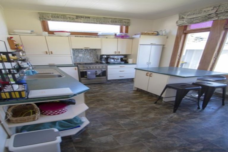 Photo of property in 127 Hargest Crescent, Saint Clair, Dunedin, 9012