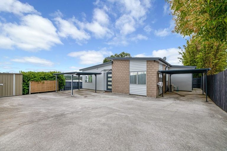 Photo of property in 16a Pine Avenue, Henderson, Auckland, 0612