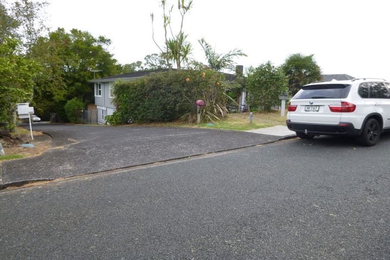 Photo of property in 22 Raymond Terrace, Northcote, Auckland, 0627