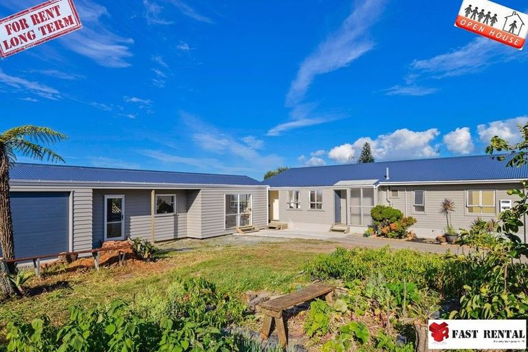 Photo of property in 17 Celeste Place, Totara Vale, Auckland, 0627