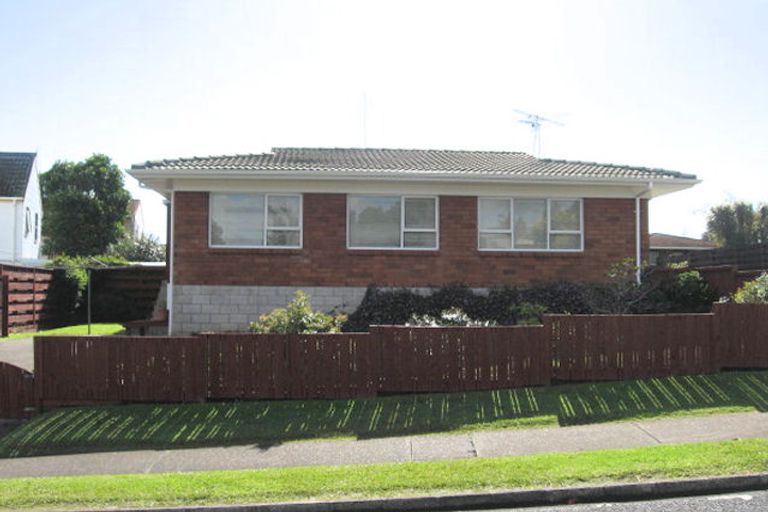 Photo of property in 1/24 Highland Park Drive, Highland Park, Auckland, 2010