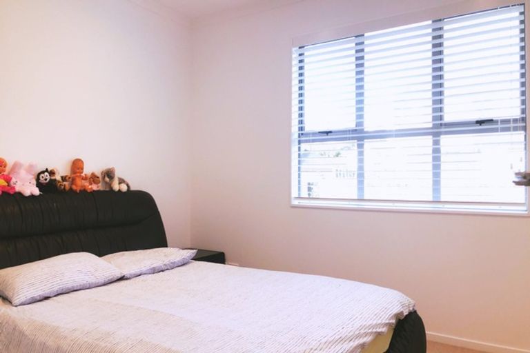 Photo of property in 68 Mackay Drive, Greenhithe, Auckland, 0632