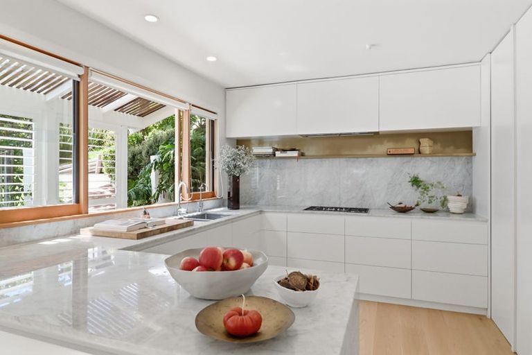 Photo of property in 16 Joan Street, Point Chevalier, Auckland, 1022