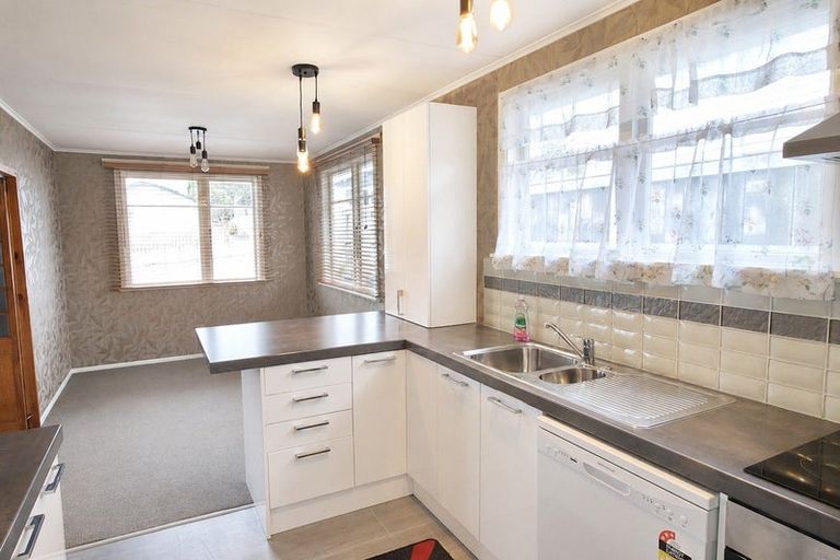 Photo of property in 410 Warspite Avenue, Ascot Park, Porirua, 5024