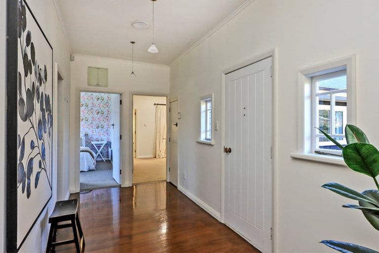 Photo of property in 56 Joll Road, Havelock North, 4130