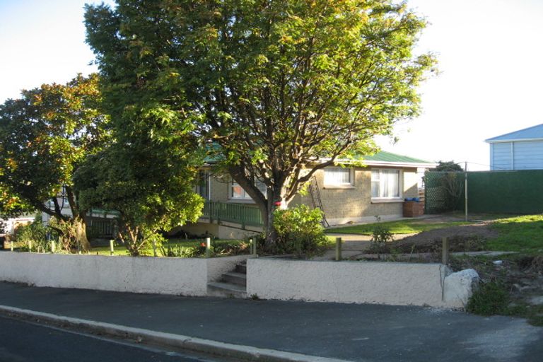 Photo of property in 2 Shulma Street, Abbotsford, Dunedin, 9018