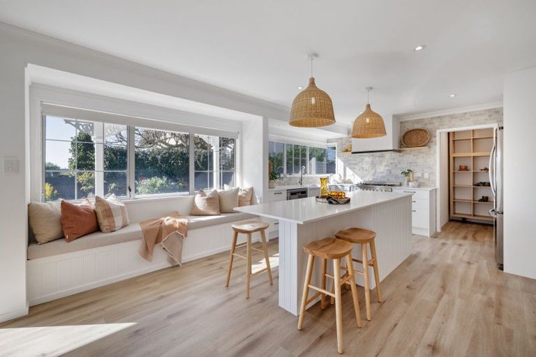 Photo of property in 384b Devonport Road, Tauranga South, Tauranga, 3112