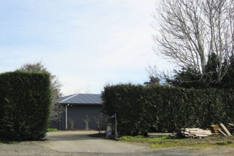 Photo of property in 74 Welsh Road, Winton, 9720