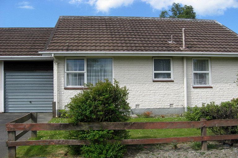 Photo of property in 1/9 Saunders Place, Redwood, Christchurch, 8051