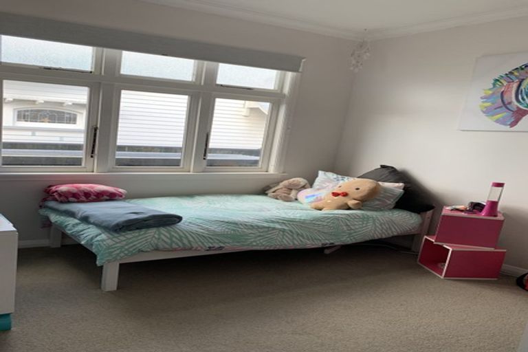 Photo of property in 6 Wood Street, Takaro, Palmerston North, 4410