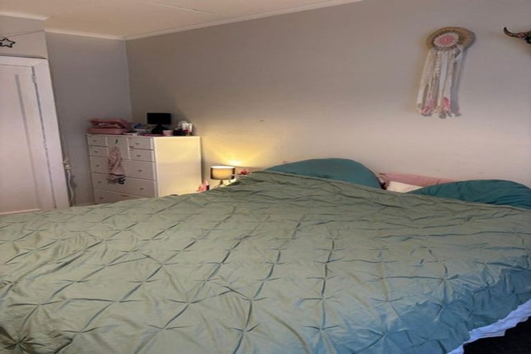 Photo of property in 90 Russell Terrace, Berhampore, Wellington, 6023