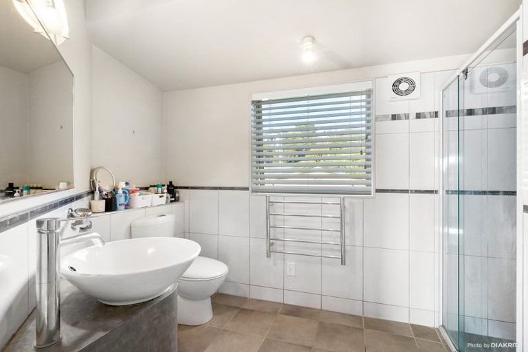 Photo of property in 18 Fraser Avenue, Johnsonville, Wellington, 6037