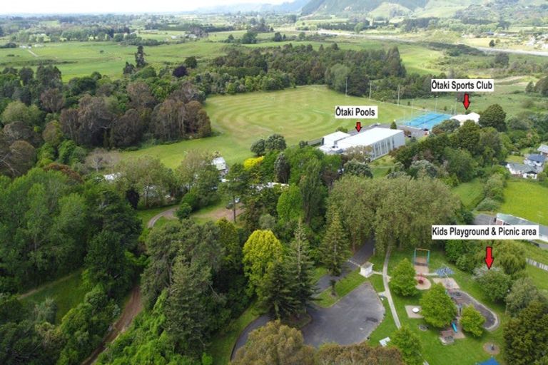 Photo of property in 8 Hapeta Street, Otaki, 5512