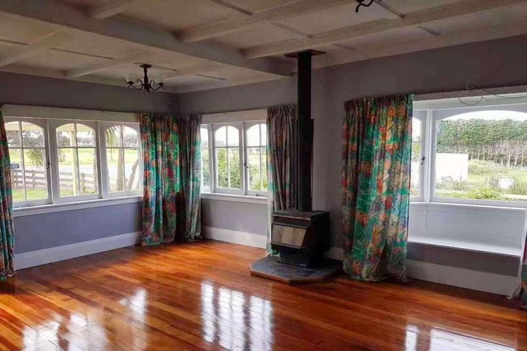 Photo of property in 47 Karioitahi Road, Waiuku, 2683