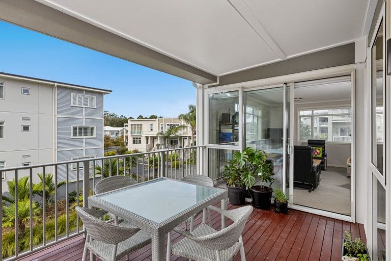 Photo of property in 30 Eaves Bush Parade, Orewa, 0931