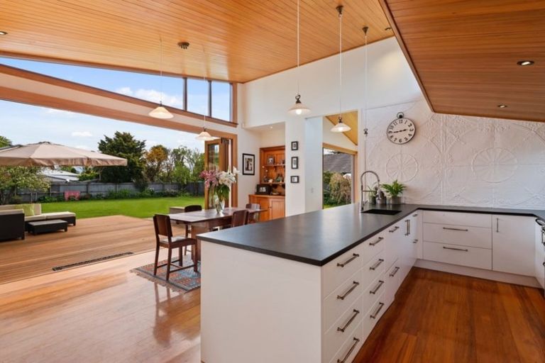 Photo of property in 73 Fisher Avenue, Beckenham, Christchurch, 8023