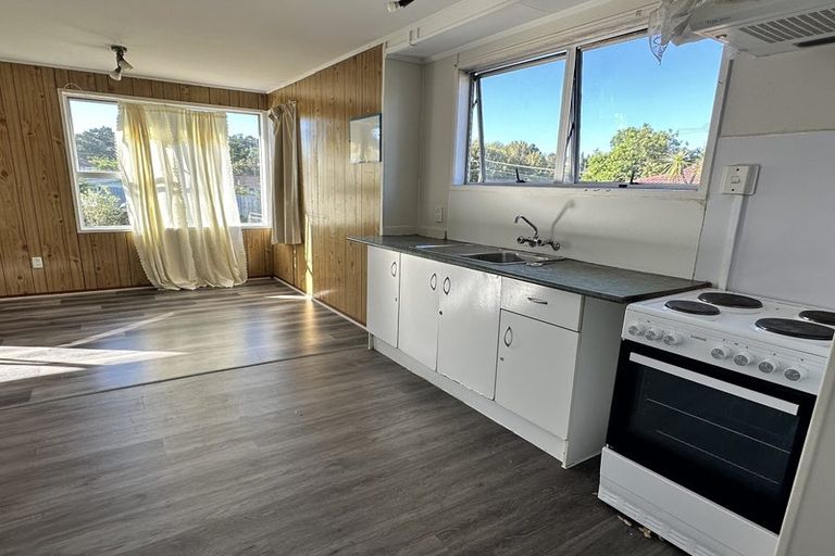 Photo of property in 8 Sabot Place, Massey, Auckland, 0614