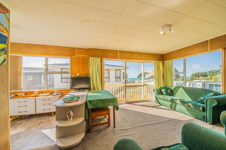 Photo of property in 121 Eighth Avenue, Urenui, 4377