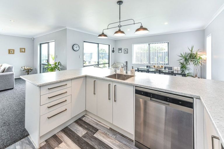 Photo of property in 13 Kamahi Street, Castlecliff, Whanganui, 4501