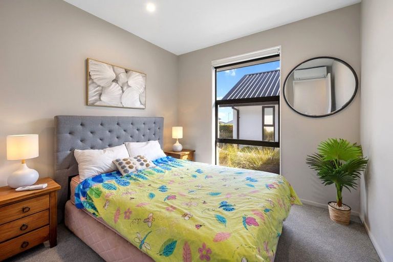 Photo of property in 8 Parkridge Place, Mount Pleasant, Christchurch, 8081