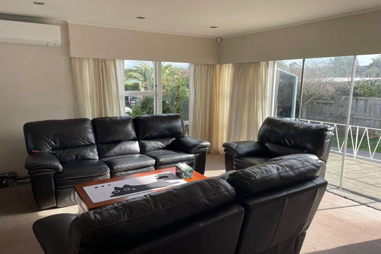 Photo of property in 39 Megan Avenue, Pakuranga Heights, Auckland, 2010