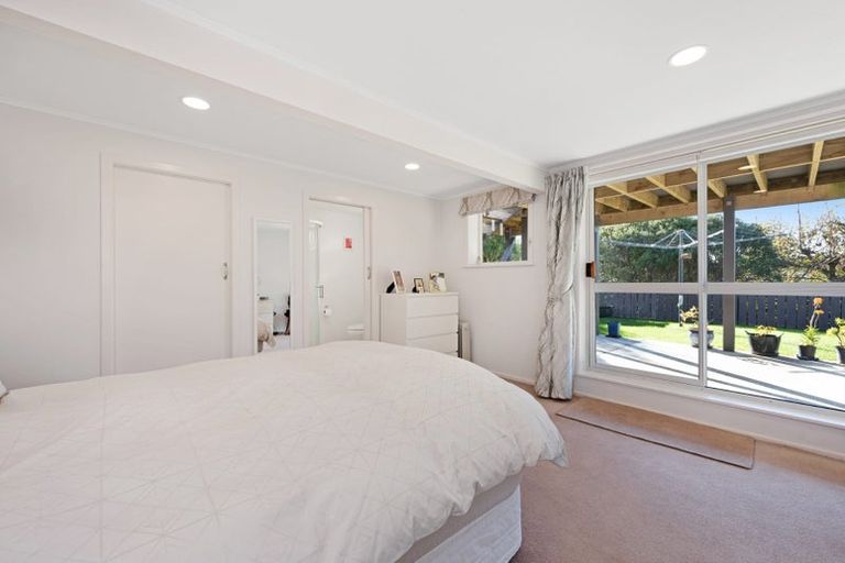 Photo of property in 17 Southern Cross Crescent, Island Bay, Wellington, 6023