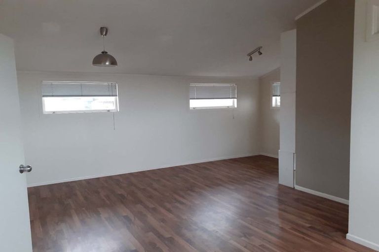 Photo of property in 26 Onewa Road, Northcote Point, Auckland, 0627