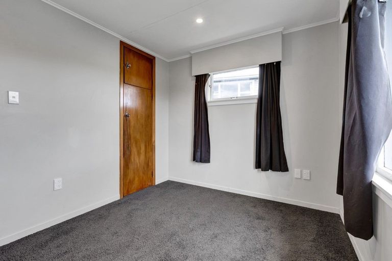 Photo of property in 8 Penrith Street, Westown, New Plymouth, 4310
