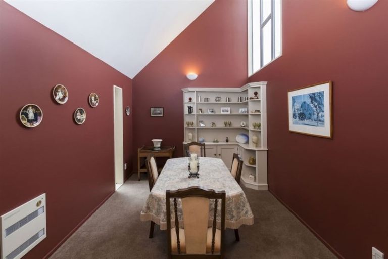 Photo of property in 22 Parkham Drive, Burnside, Christchurch, 8053