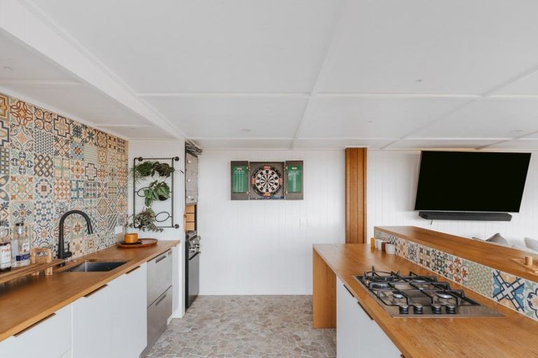 Photo of property in 1013 Papamoa Beach Road, Papamoa Beach, Papamoa, 3118