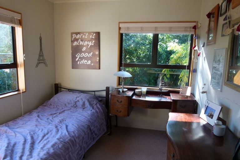 Photo of property in 1/69 Palmerston Road, Birkenhead, Auckland, 0626